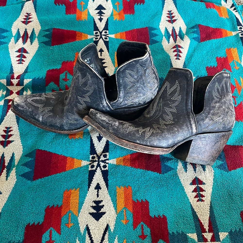 Ariat Dixon booties
